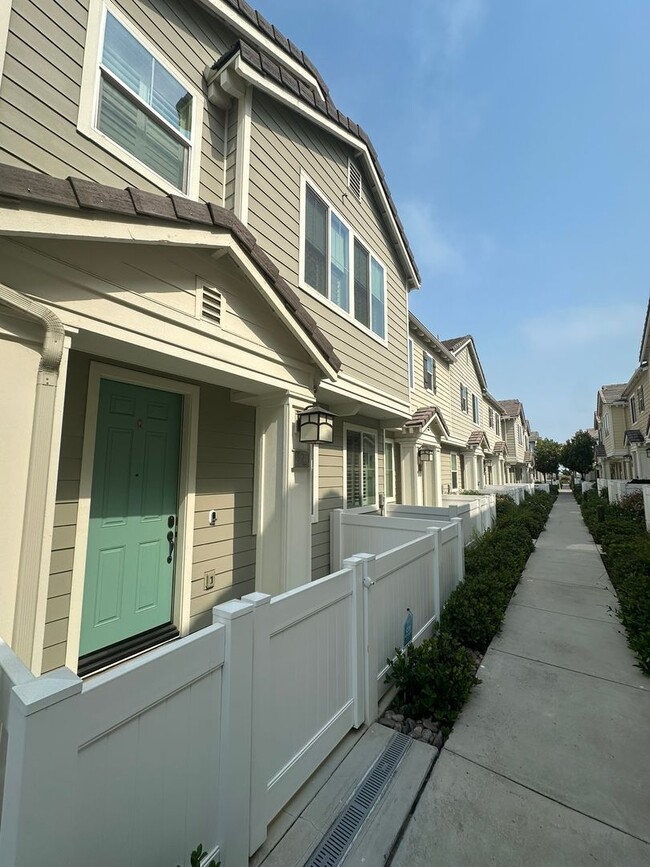 Building Photo - Coastal living in Bayside landing - 2 stor... Rental
