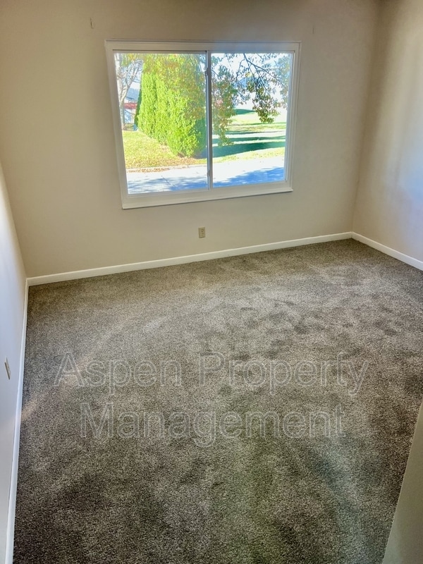 Photo - 2216 Piper Pl