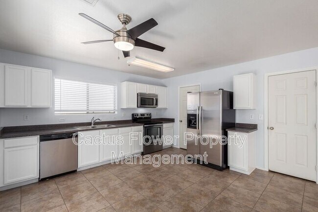 Photo - 2464 S Nielson St