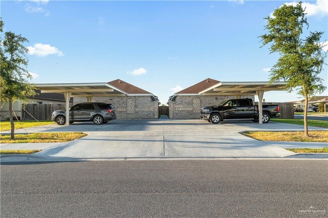 Building Photo - 904 W La Pointe Ave Rental