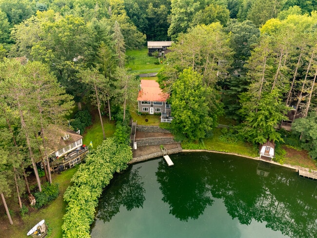 Photo - 156 Silliman Cove