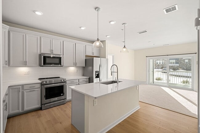 Photo - 2 Stratton Dr Unit 102