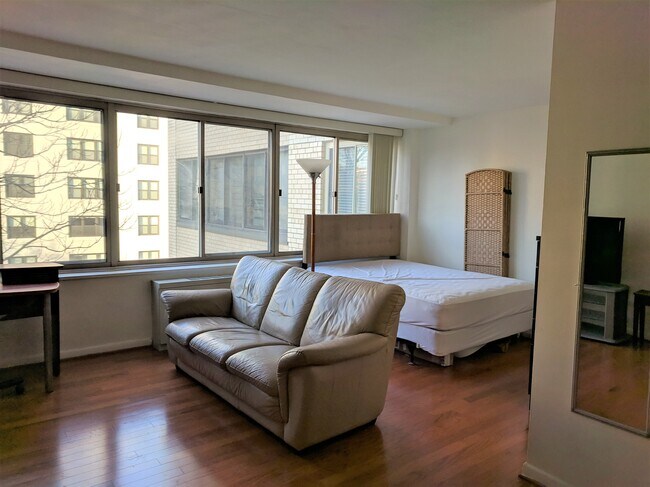 Photo - 922 24th St NW Unit 501