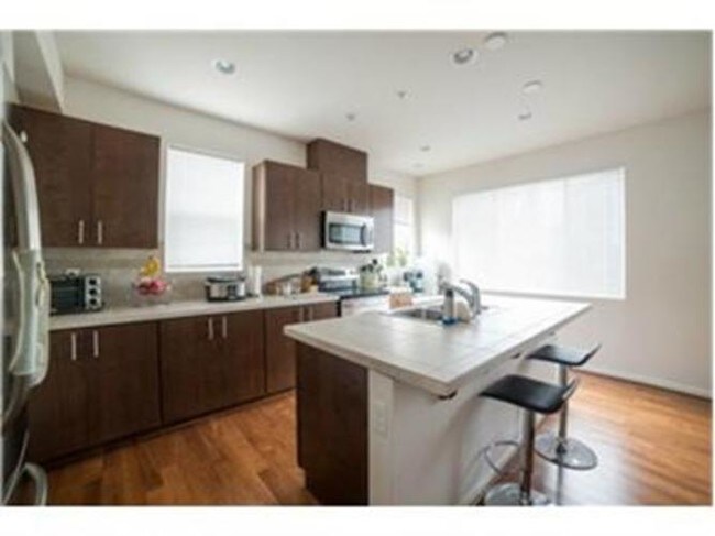 Photo - 15720 Manor Way