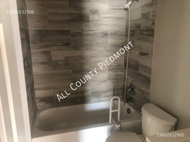 Photo - 924 Holland Ave