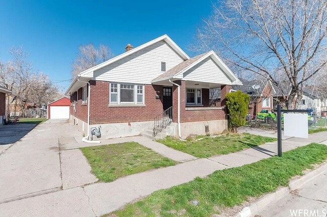 Building Photo - Newly Remodeled Home in Excellent Location!