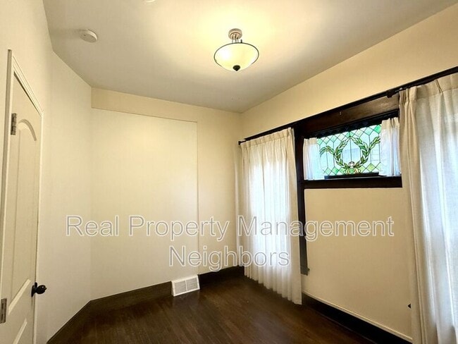 Building Photo - 216 Lafayette Ave NE Unit E Rental