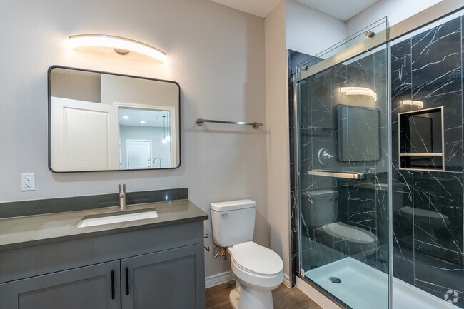 1BR, 1BA - 768SF - Bathroom - Newera Apartments