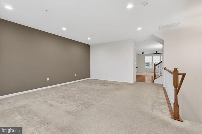 Building Photo - 8129 Greenbelt Station Pkwy