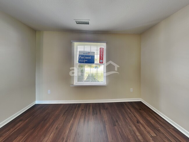 Photo - 2219 S Briarwood Dr House