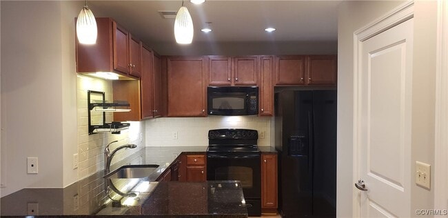 Photo - 230 N 6th St