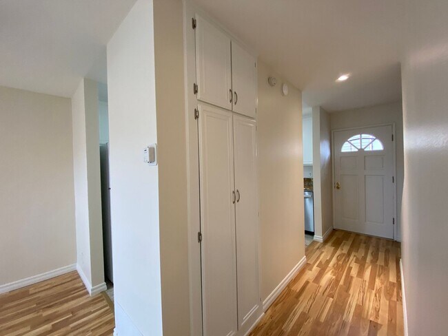 Photo - Bright and Spacious 2 Bed/1.5 Bath South O...