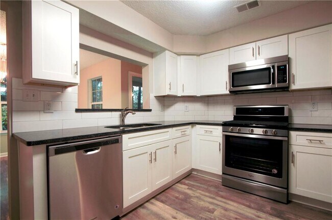 Photo - 6033 Coventry Cir