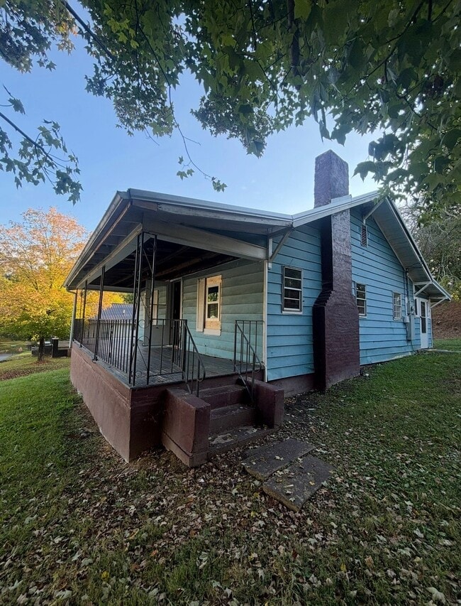 Building Photo - 135 Rice St