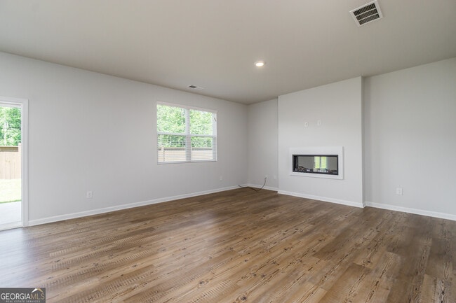 Photo - 129 Softwood Ct