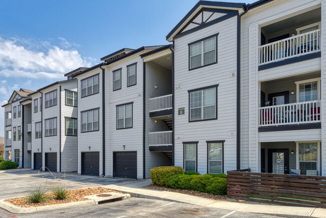 Building Photo - Archer Stone Canyon