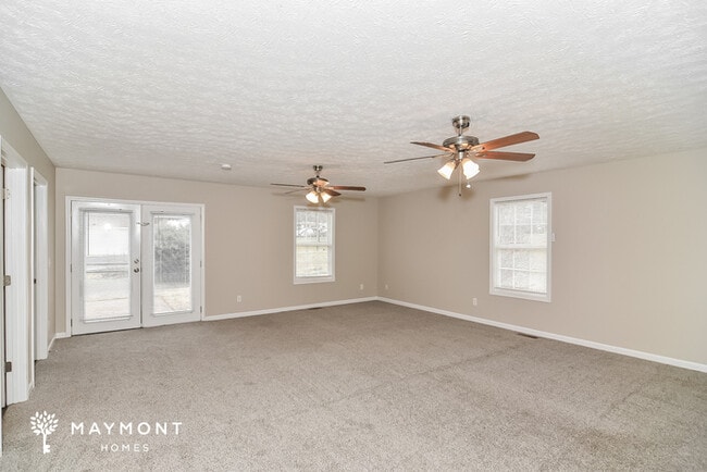 Photo - 1136 Lakes Edge Dr