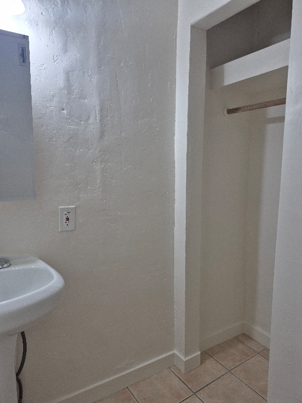 Photo - 613 W 41st St Unidad APARTMENT B
