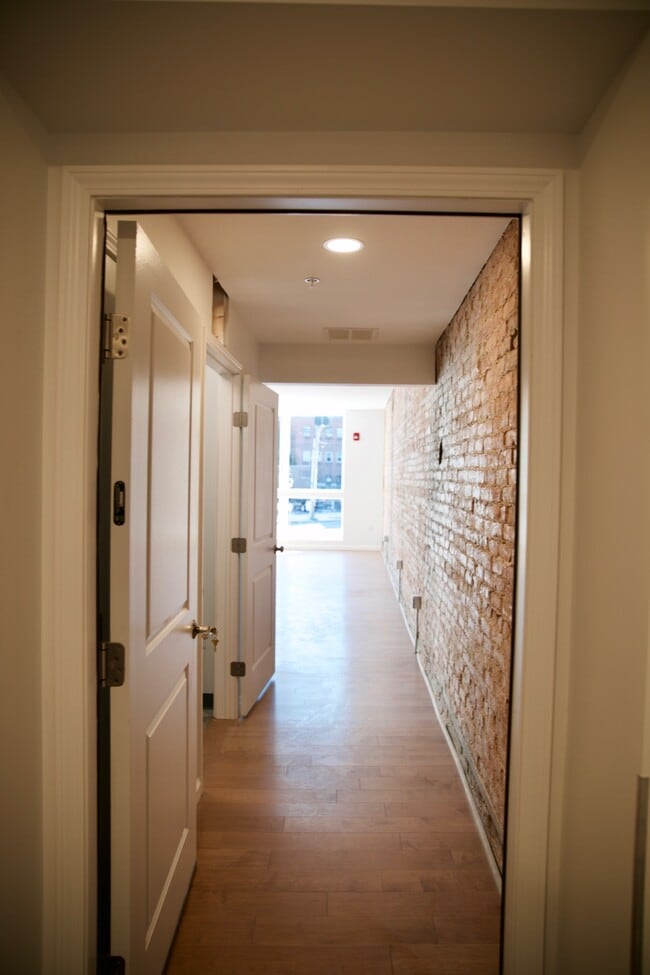 Photo - 439 N Salina St Unit 1