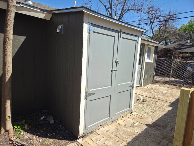 Photo - 1120 Rigsby Ave Unidad 3