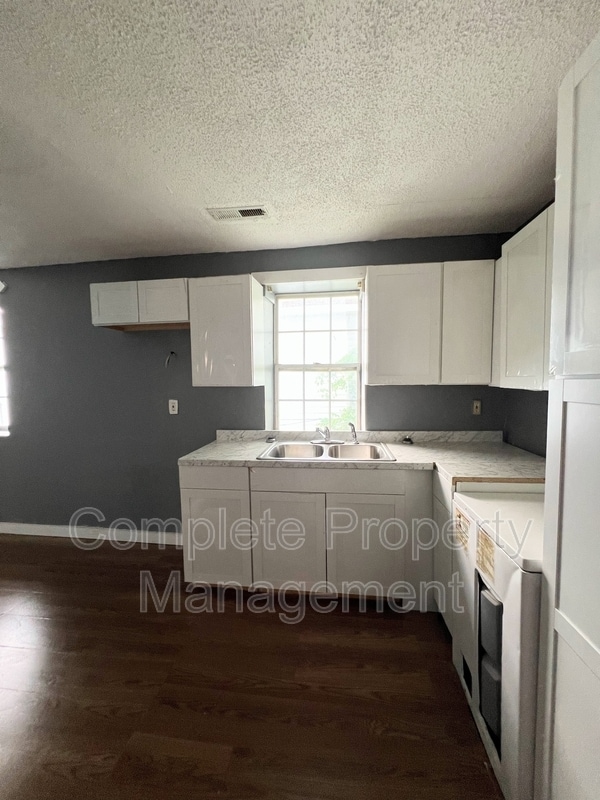 Photo - 1117 42nd Pl N