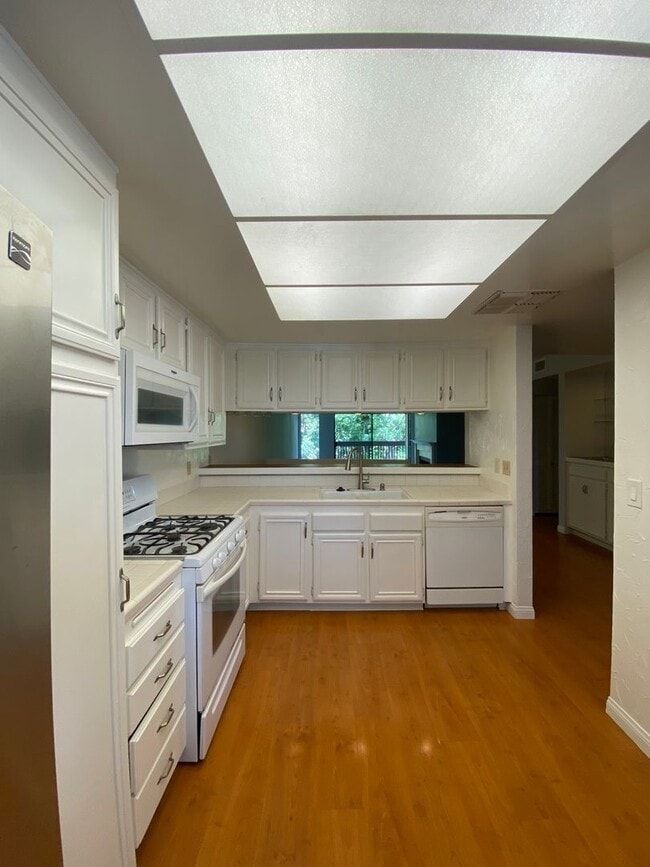 Photo - 1635 Clark Ave