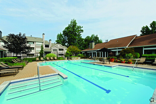 Building Photo - The Courts at Fair Oaks Rental