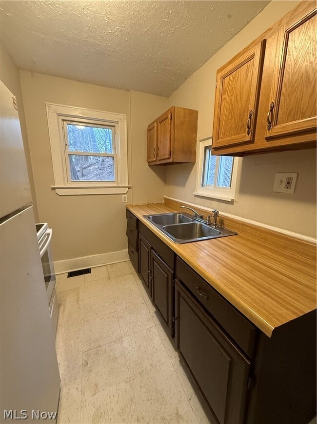 Photo - 805 Carpenter St