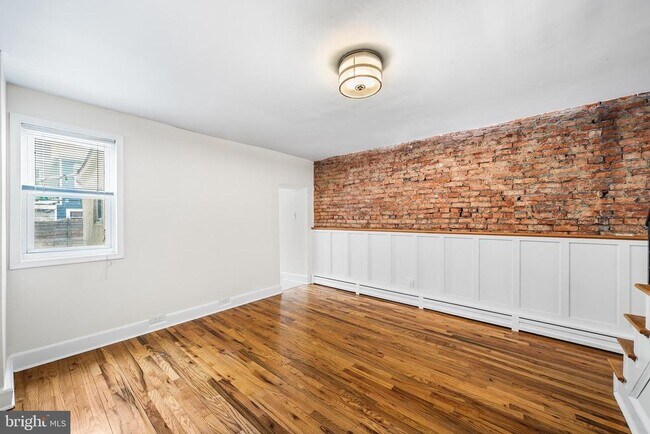 Photo - 2415 E Firth St