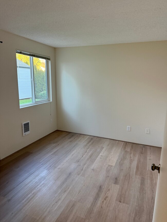 2do dormitorio - 6293 SW Valley Ave Unidad #1