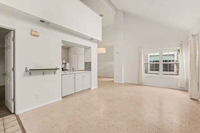 Photo - Bright Top-Floor 2 Bed, 2 Bath Condo with Loft & Vaulted Ceilings Unit B6