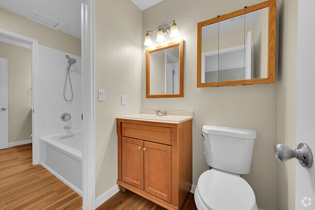 Building Photo - 1931 Centennial Dr Rental
