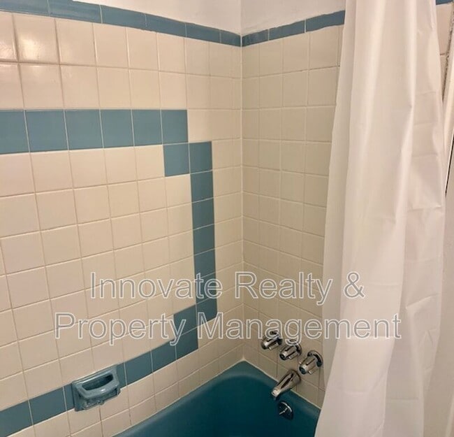Photo - 7613 Whitaker Ave