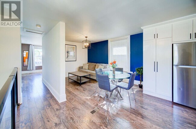 Photo - 425 English St Unit upper