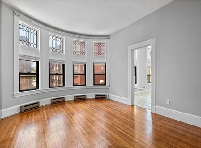 Photo - 857 Beacon St