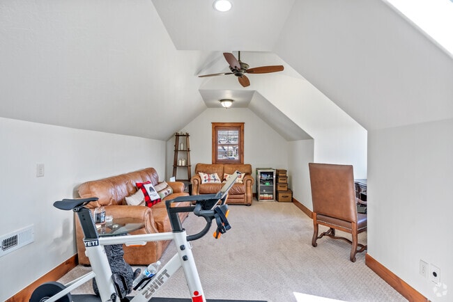 Building Photo - 1672 E 70 S Rental