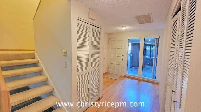 Photo - 137 143rd Pl NE