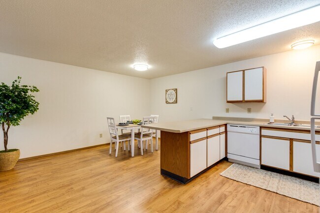 Dakota E & W Apartments