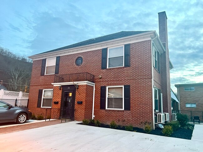 Exterior - 5 unit apartment building - 116 Cumberland Ct