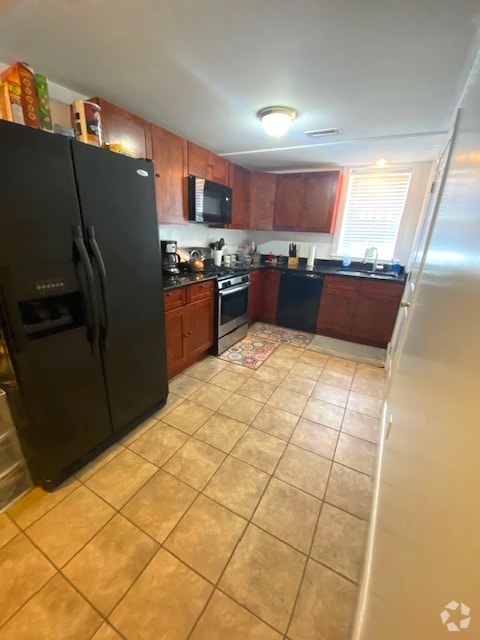 Building Photo - 12 Sachem St Unit B Rental