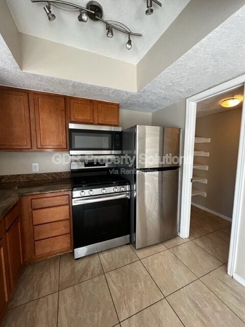 Photo - 700 Fruit Ave NW