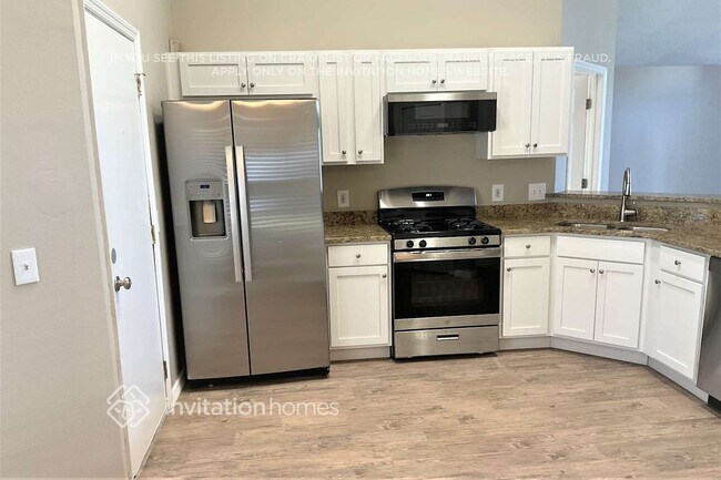 Photo - 713 Lady Diana Dr