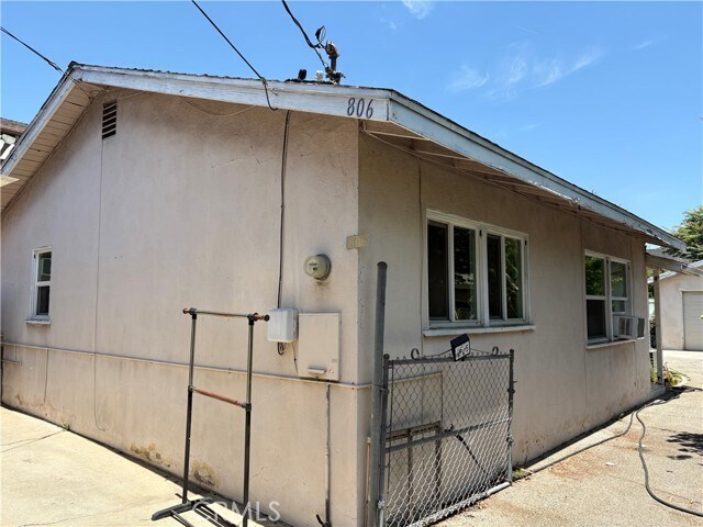 806 S Chapel Ave