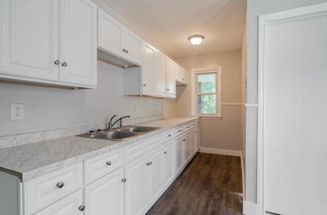 Photo - 33 Algonquin Pl Unit 2