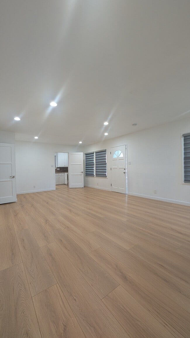 Photo - 3232 Brookhill St
