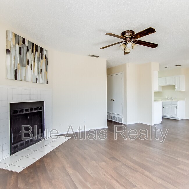 Photo - 8133 Foxfire Ln