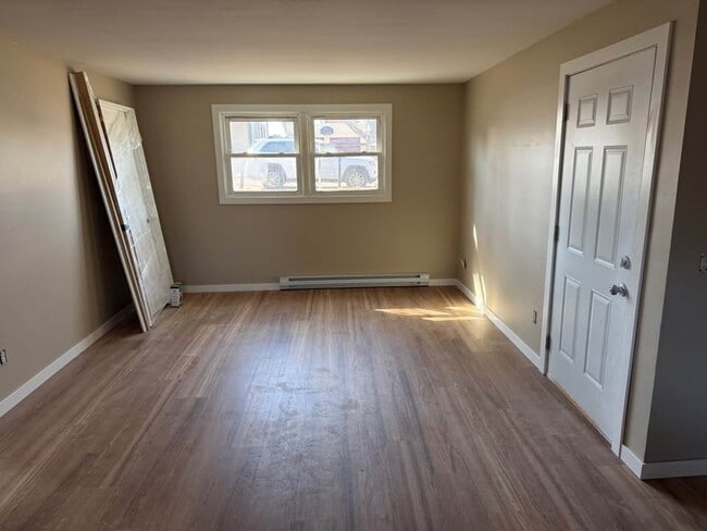 Building Photo - 208 Park St N Unit 3