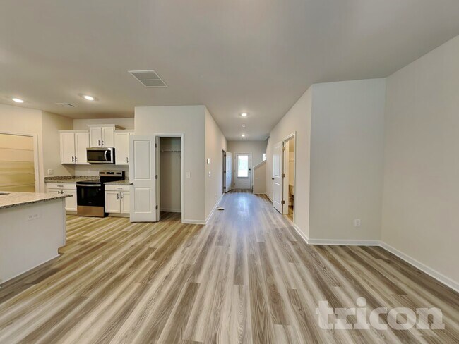 Photo - 467 Prescott Wy