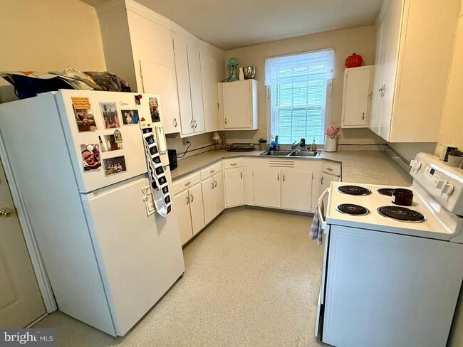 Photo - 43 E Franklin St Unit A