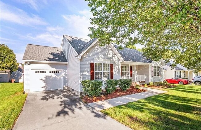 Photo - Charming 3Bed/2Bath house with 1 car garag...